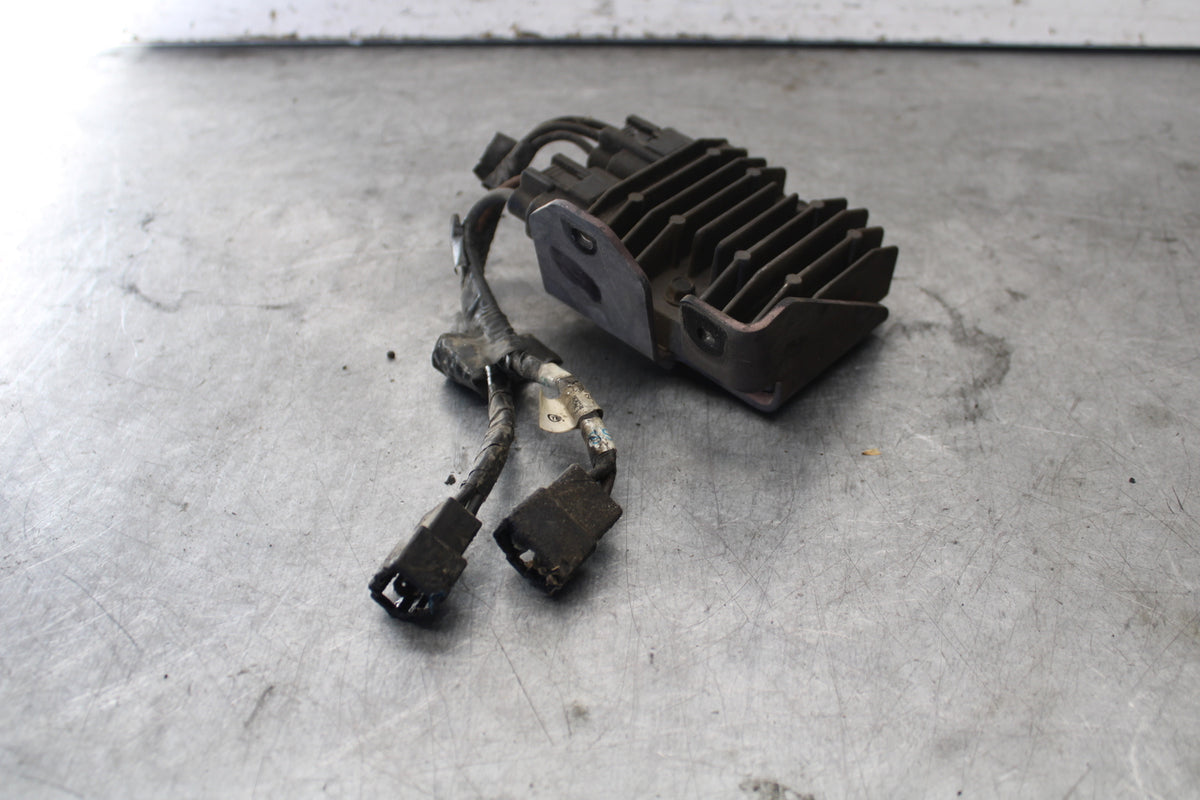 07-08 TRIUMPH DAYTONA 675 RECTIFIER VOLTAGE REGULATOR BB685