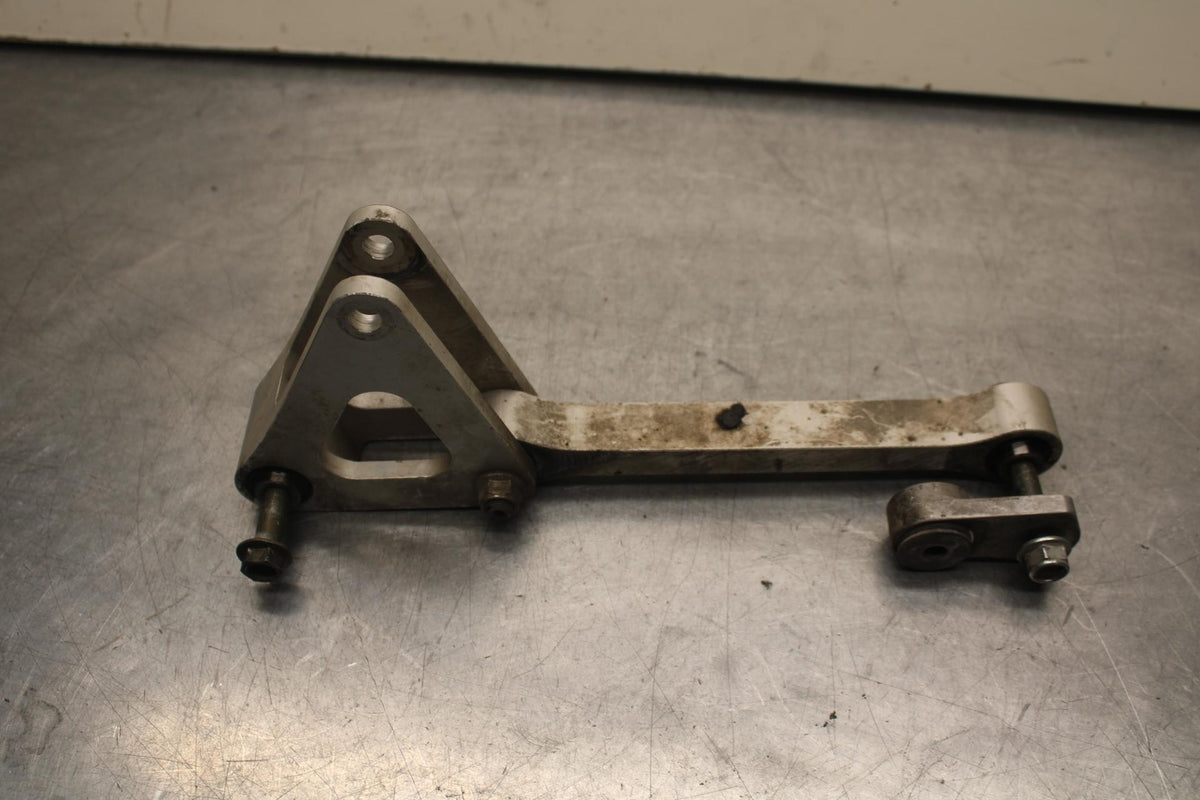 2007 Yamaha YZF R1 REAR DOGBONE SHOCK LINKAGE LINK BB83