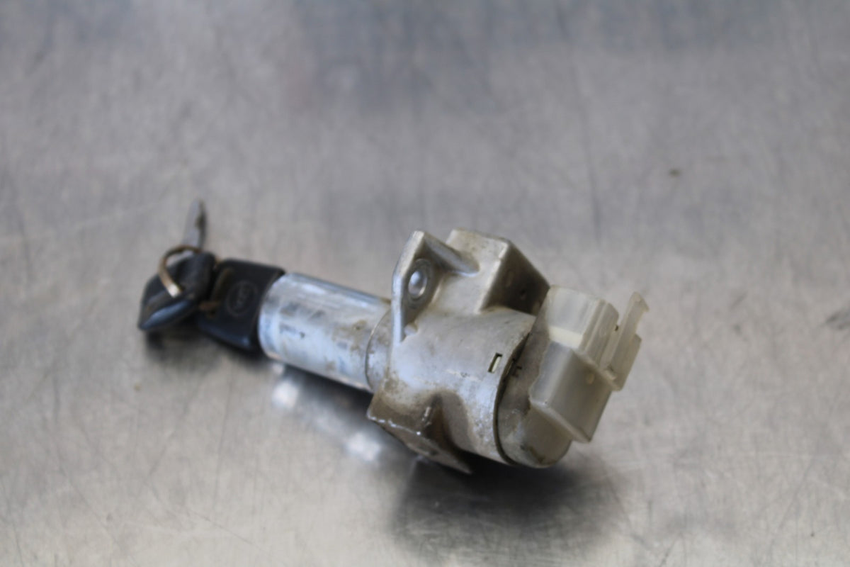 76-77 HONDA GOLDWING 1000 IGNITION LOCK W KEYS BB171