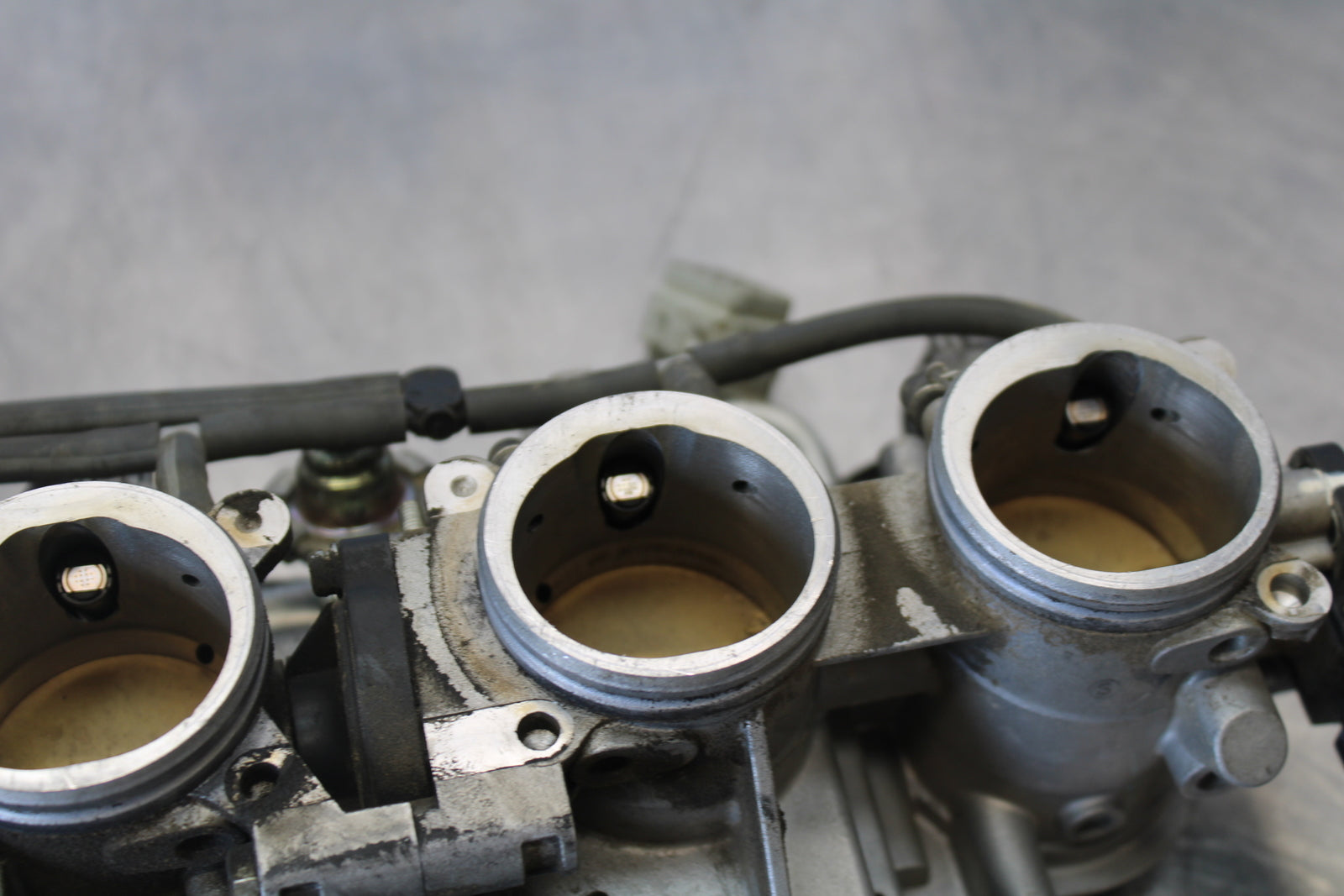 07-08 YAMAHA YZF R1 MAIN FUEL INJECTORS / THROTTLE BODIES BB160
