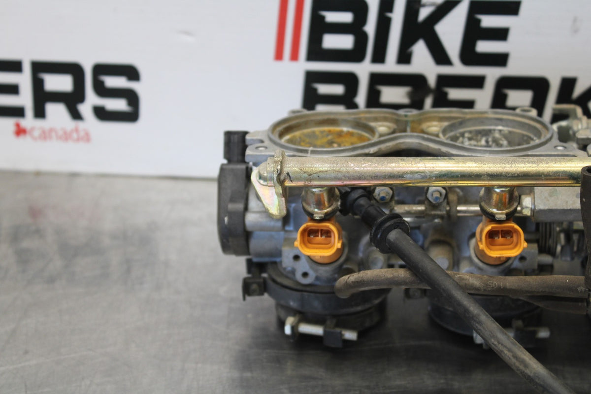 05-06 HONDA CBR600RR MAIN FUEL INJECTORS / THROTTLE BODIES BB893