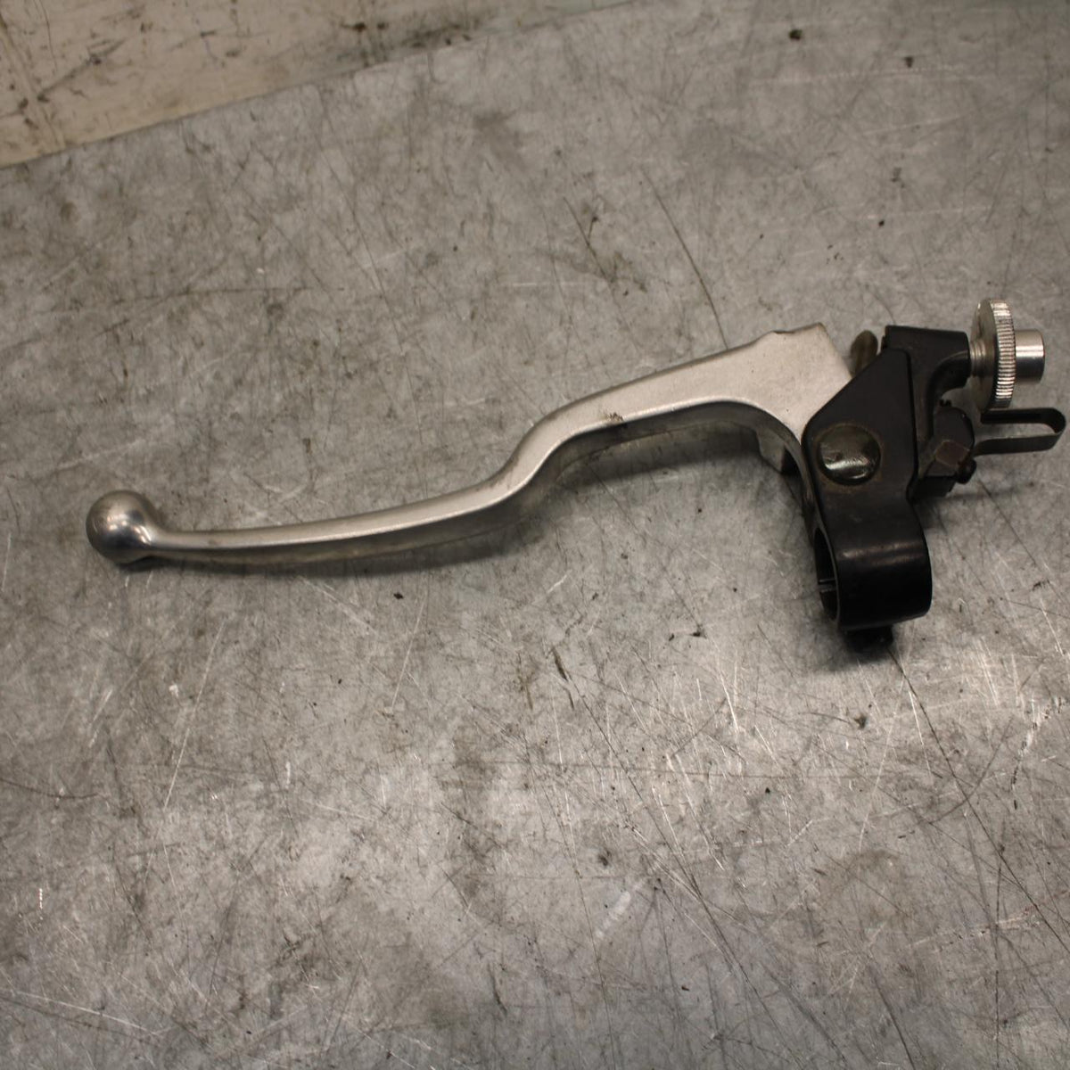 2003 Yamaha YZF R6 CLUTCH PERCH MOUNT WITH LEVER  BB539