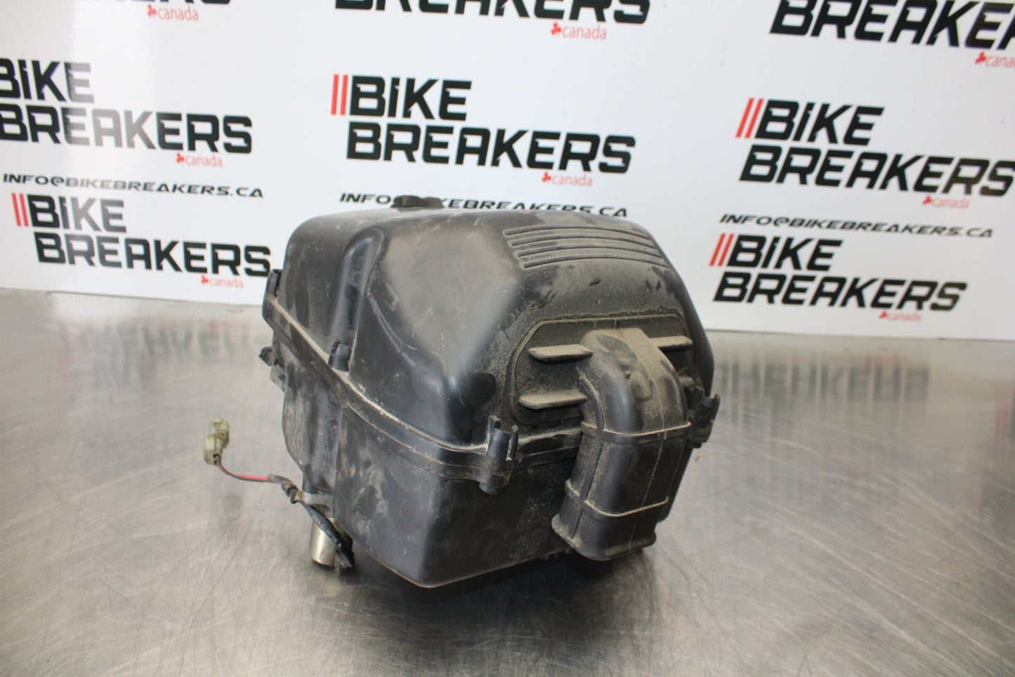 03 SUZUKI SV650S AIRBOX AIR INTAKE FILTER BOX BB167