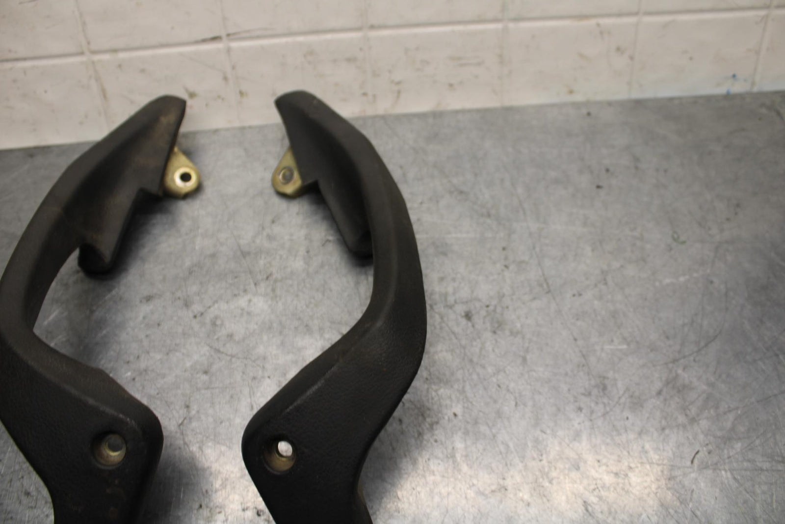 2001 Honda ST1100 PASSENGER REAR SEAT GRAB BAR HANDLE SET BB77