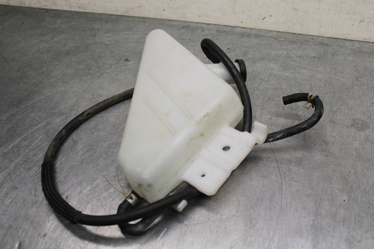 09 SUZUKI GSXR600 COOLANT WATER TANK RESERVOIR BOTTLE BB759