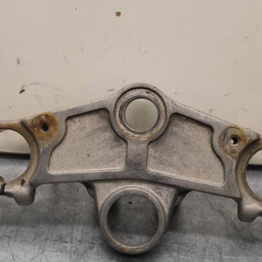 1988 Yamaha FZ600 FORKS UPPER TRIPLE TREE CLAMP BB601