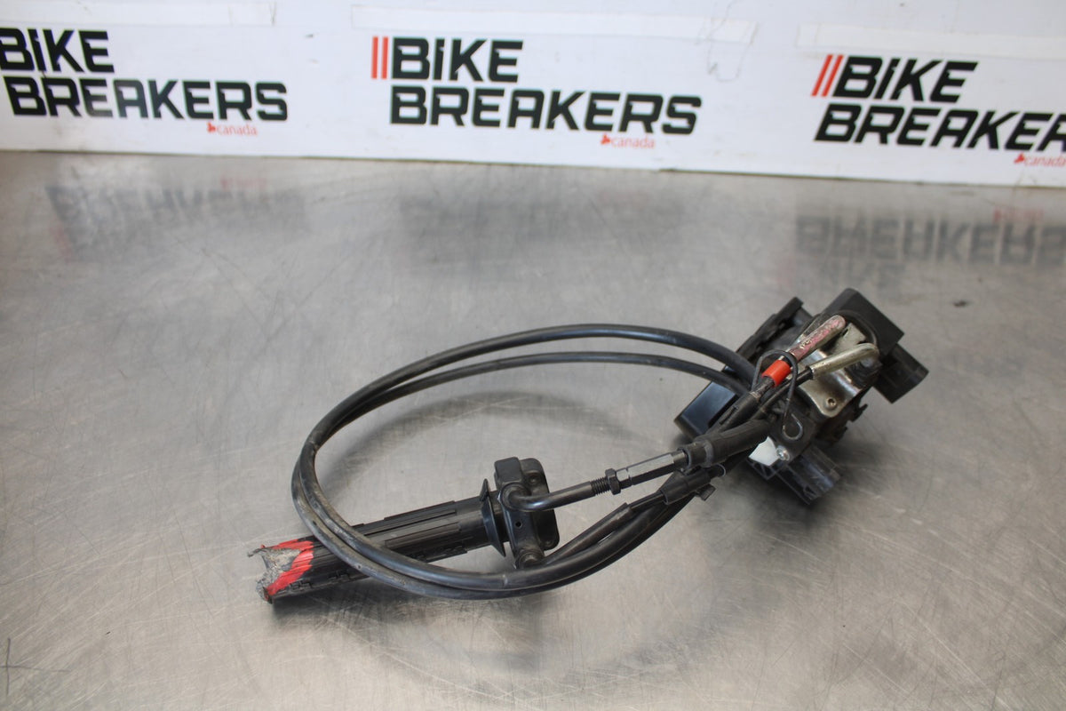 16 APRILIA TUONO V4 1100 RIGHT THROTTLE GRIP THROTTLE CABLES/ ACCELERATOR BB905
