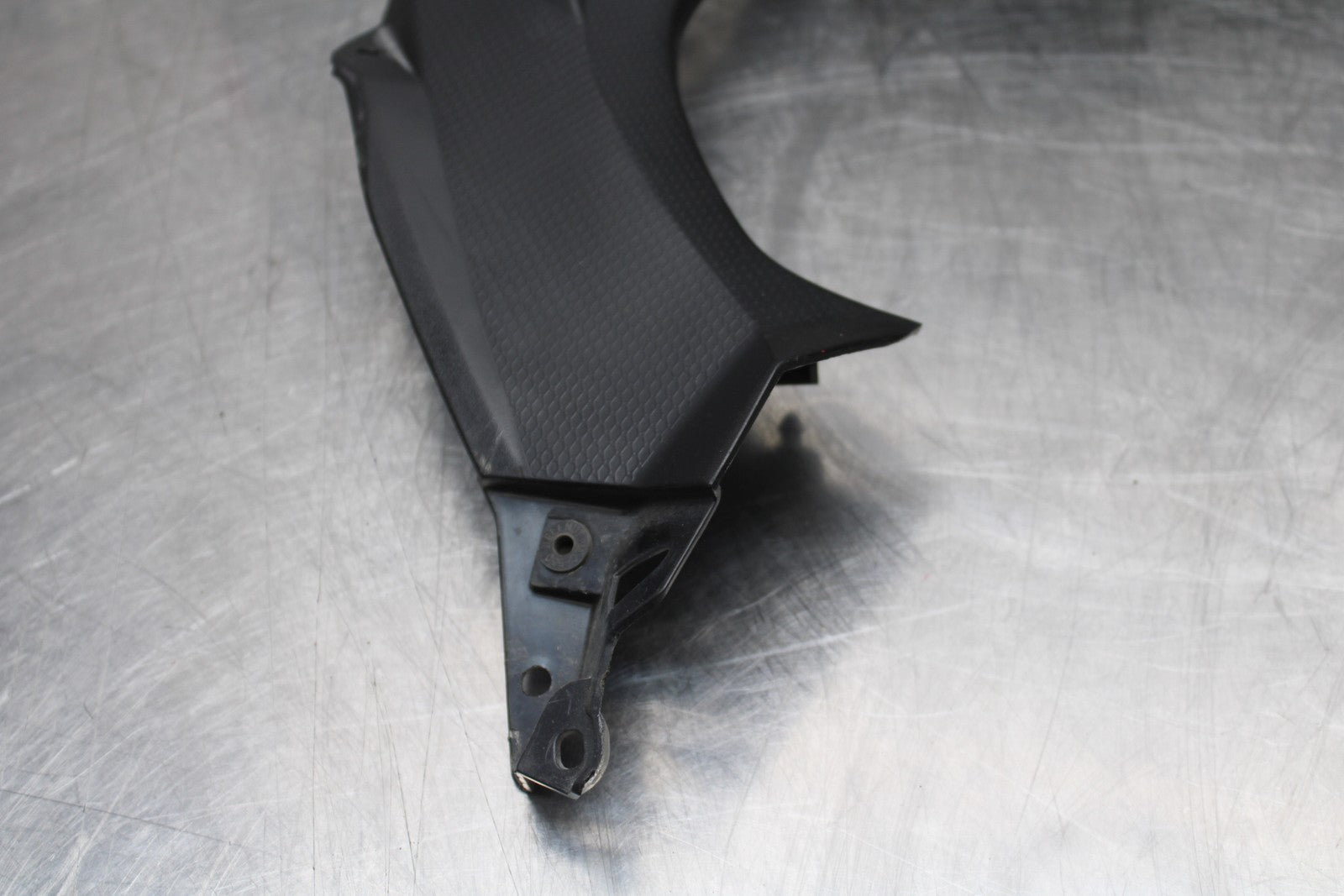 18-23 KAWASAKI NINJA 400 EX400 ABS FRONT CENTER COWL FAIRING BB177