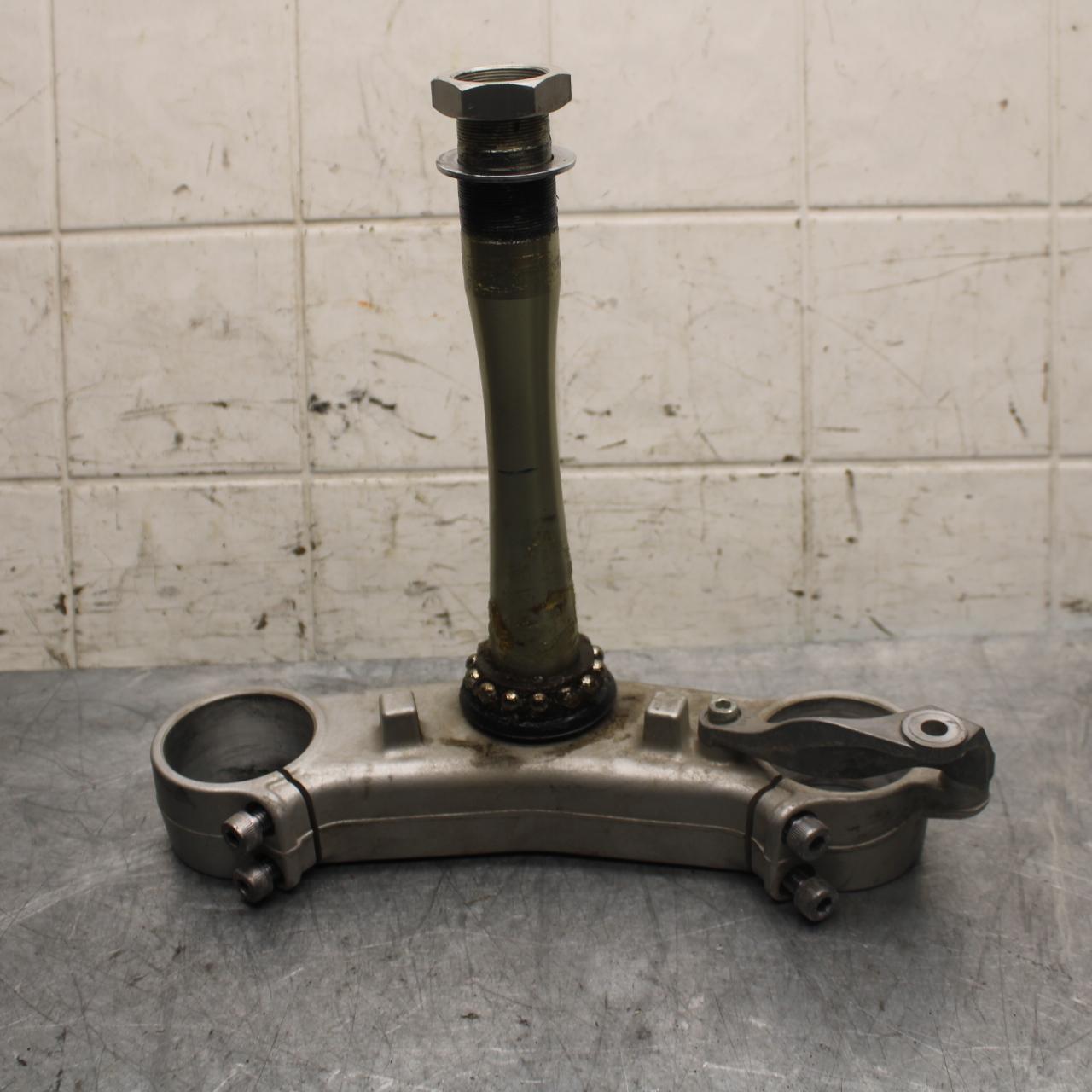 2013 Yamaha YZF R1  FORKS CLAMP LOWER TRIPLE TREE STEM 14B-23340-10-00  BB507