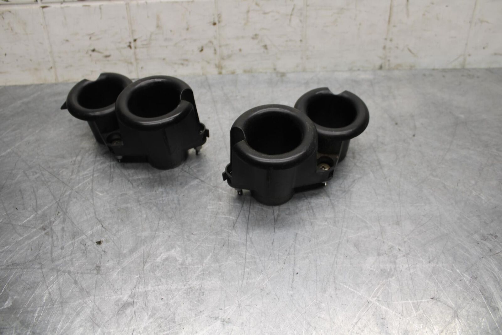 05-06 HONDA CBR600RR  INTAKE VELOCITY STACKS 17225-MEE-000 17226-MEE-000 BB484