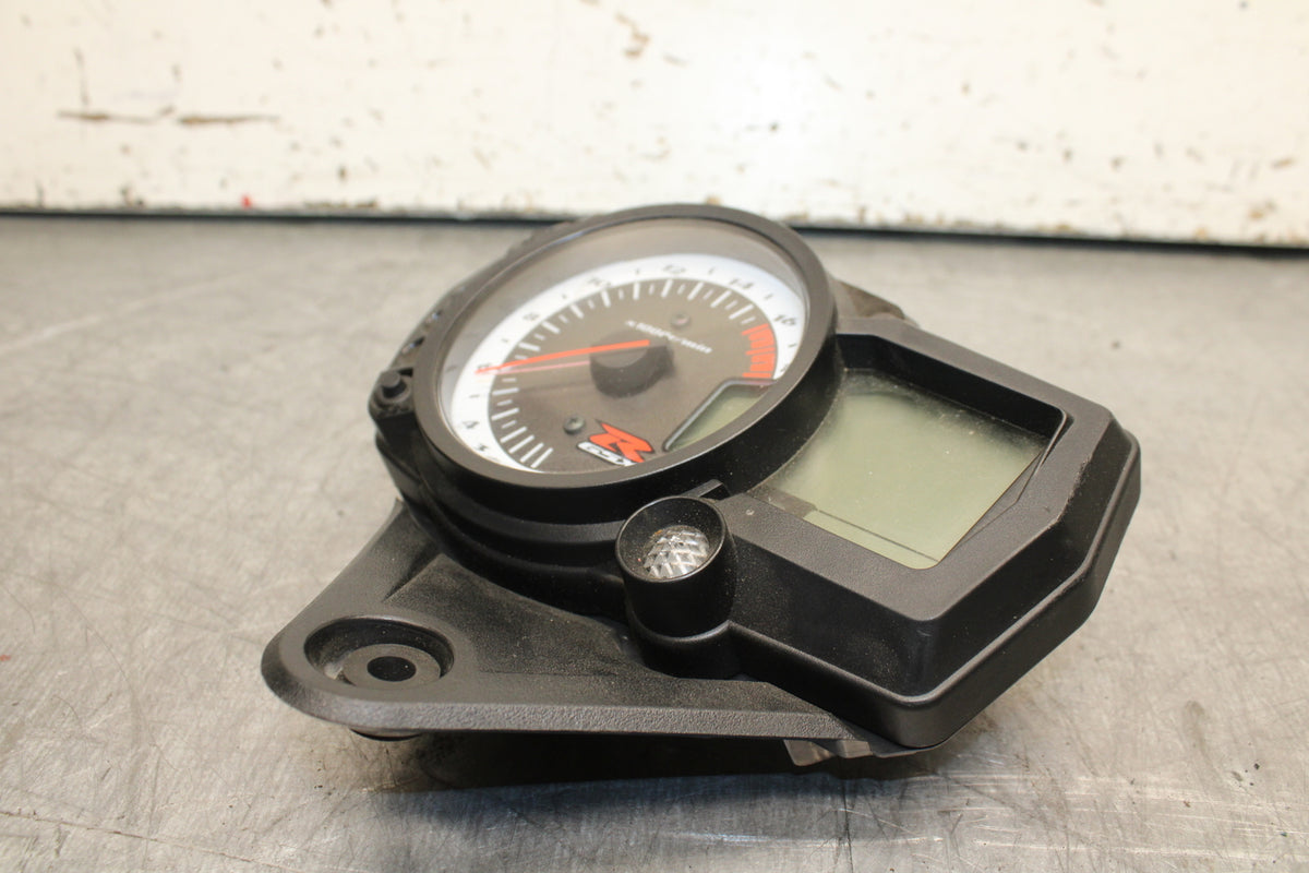 06-07 SUZUKI GSXR 600 SPEEDO TACH GAUGES CLUSTER SPEEDOMETER TACHOMETER BB243