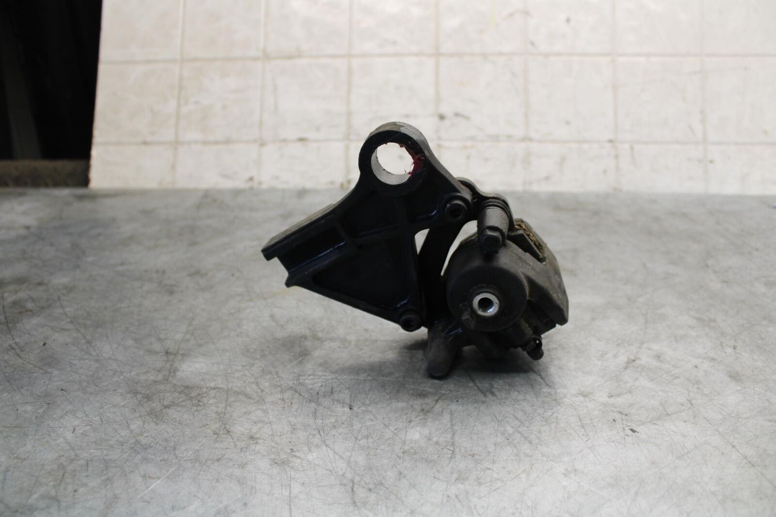 09-12 KAWASAKI NINJA ZX6R ZX600R REAR BACK BRAKE CALIPER W MOUNT BRACKET BB544