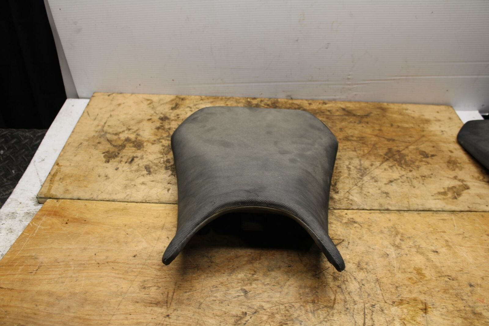 16-18 HONDA CBR500R FRONT DRIVERS SEAT PAD SADDLE PILLION BB345