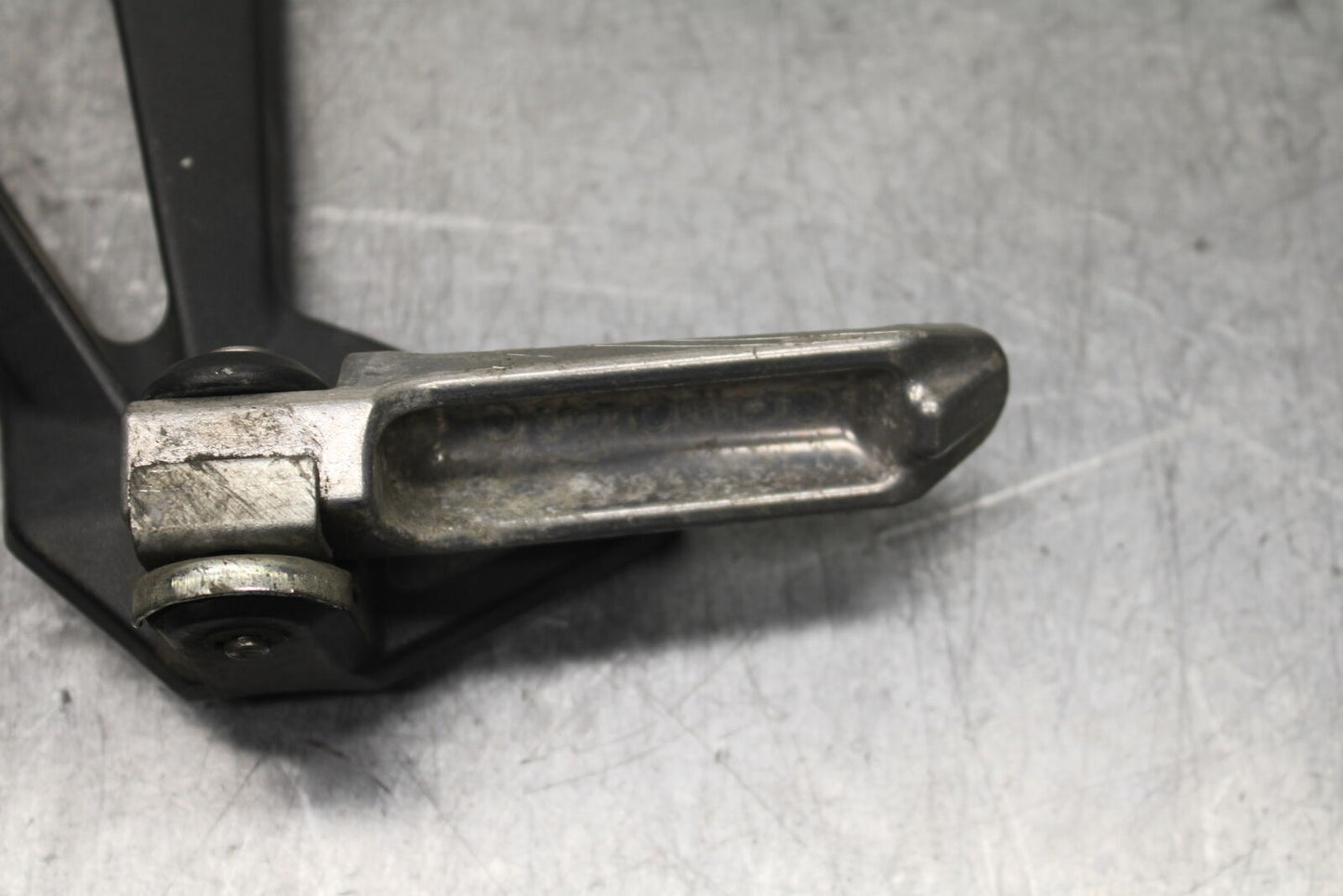 08-12 KAWASAKI NINJA 250R EX250J REAR BACK PASSENGER PEG SET PAIR BB111