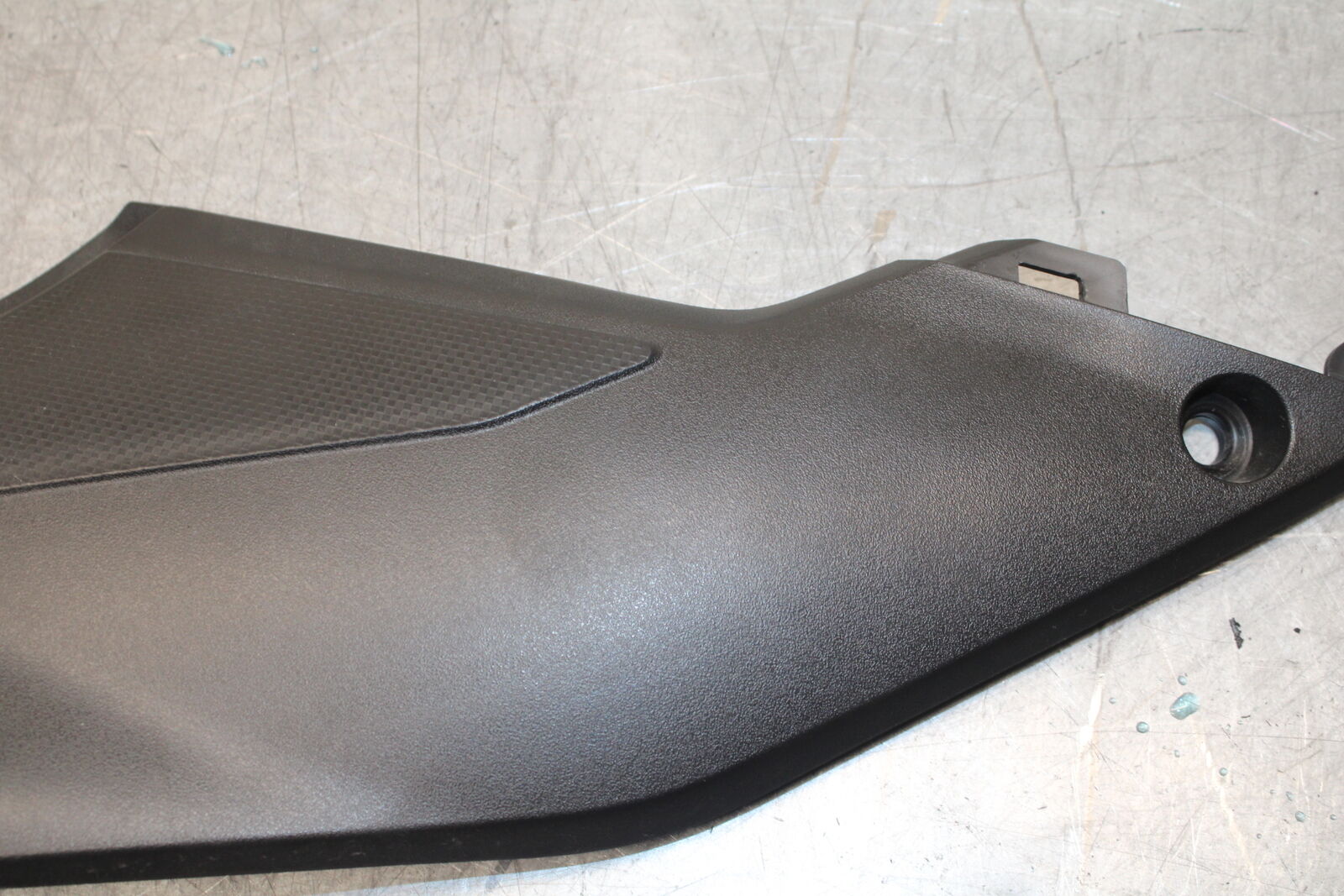 17-24 SUZUKI SV650 RIGHT GAS TANK FUEL CELL PANEL COVER TRIM COWL  BB706