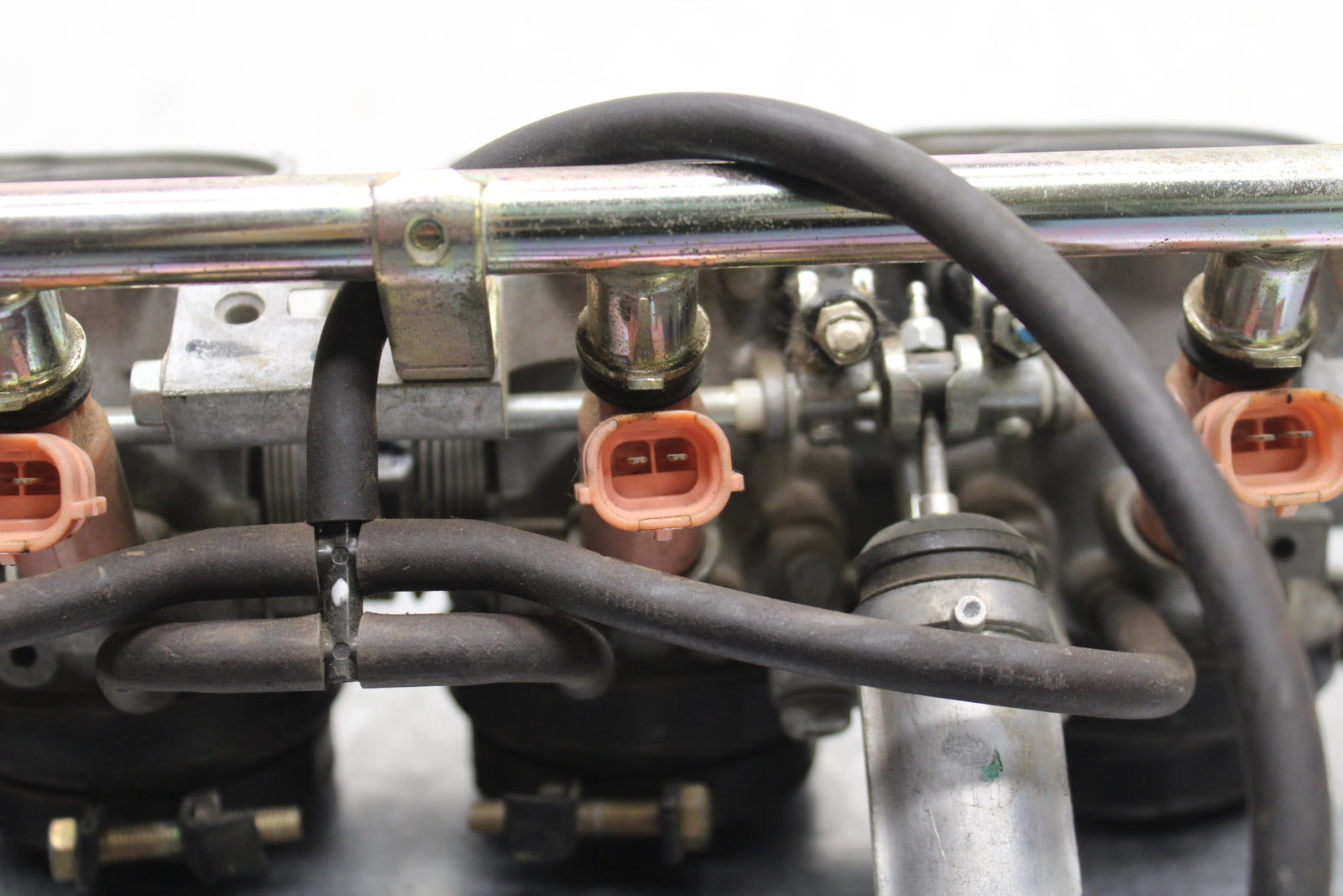 03-04 HONDA CBR600RR MAIN FUEL INJECTORS / THROTTLE BODIES BB134