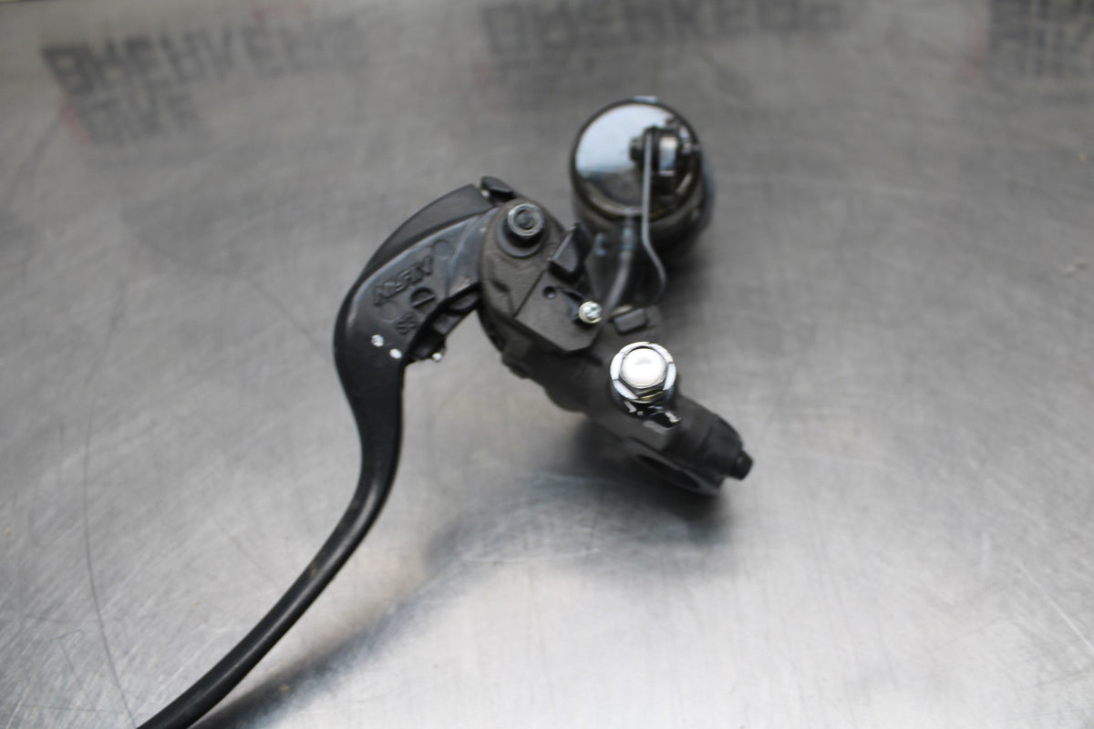 22 KAWASAKI NINJA 1000SX FRONT BRAKE MASTER CYLINDER w/ LEVER BB780