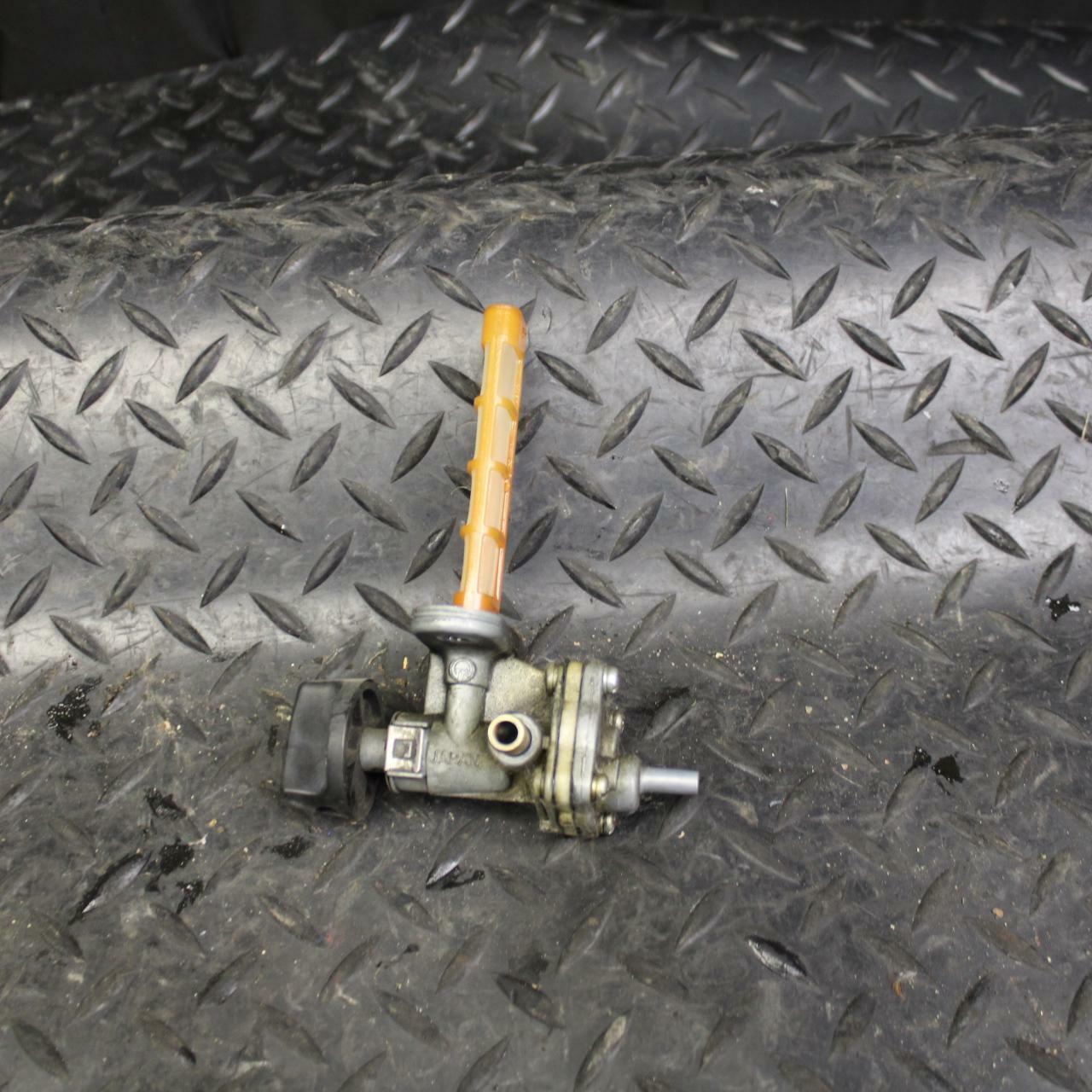 05-06 SUZUKI KATANA 750 GSX750F FUEL GAS TANK PETCOCK SHUT ON OFF VALVE bb166