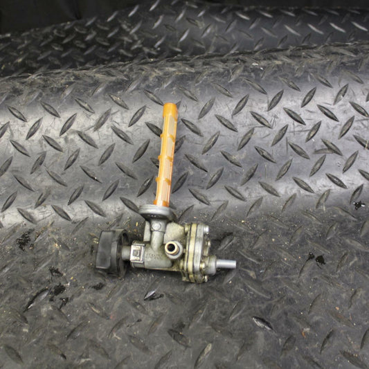 05-06 SUZUKI KATANA 750 GSX750F FUEL GAS TANK PETCOCK SHUT ON OFF VALVE bb166