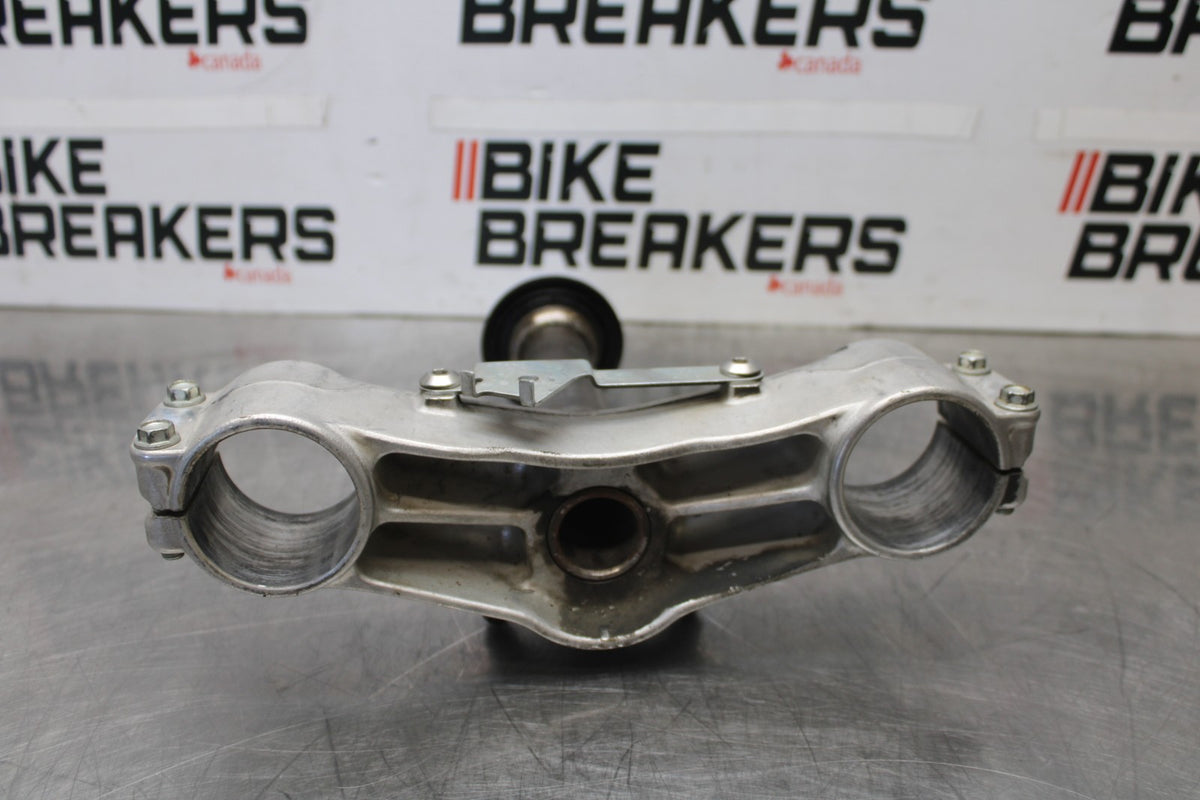 08 KAWASAKI NINJA ZX10R FRONT FORKS CLAMP LOWER TRIPLE TREE STEM BB902