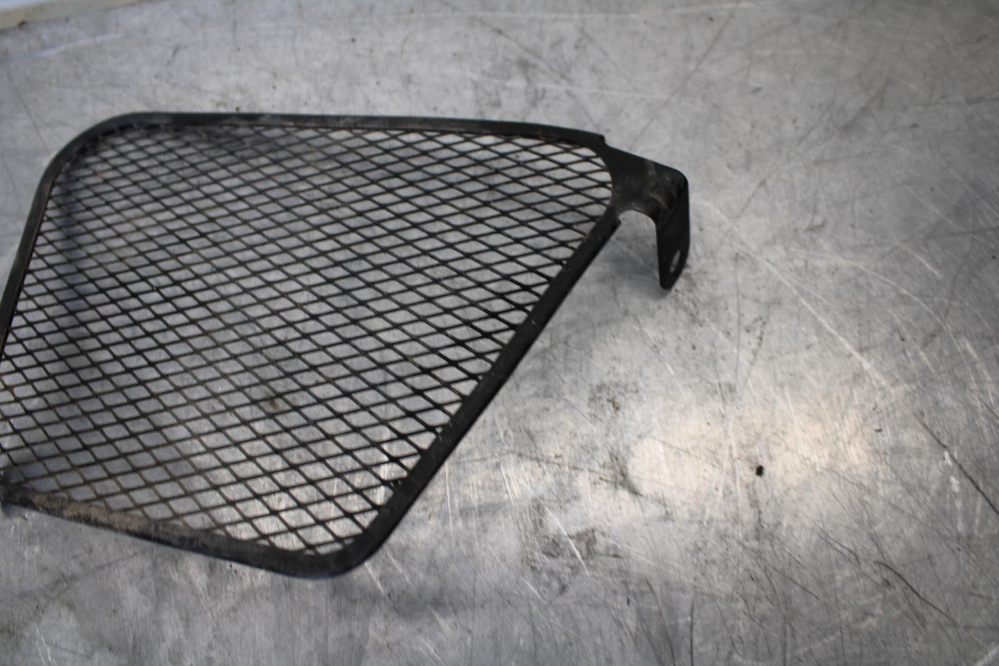 09-16 SUZUKI GSXR1000 OIL COOLER GRILL GUARD 16650-47H10 bb439