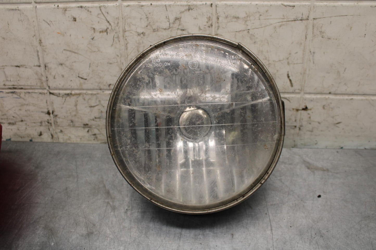 2005 Kawasaki Vulcan 1500 VN1500N Classic SINGLE HEADLIGHT HEAD LAMP LIGHT BB576