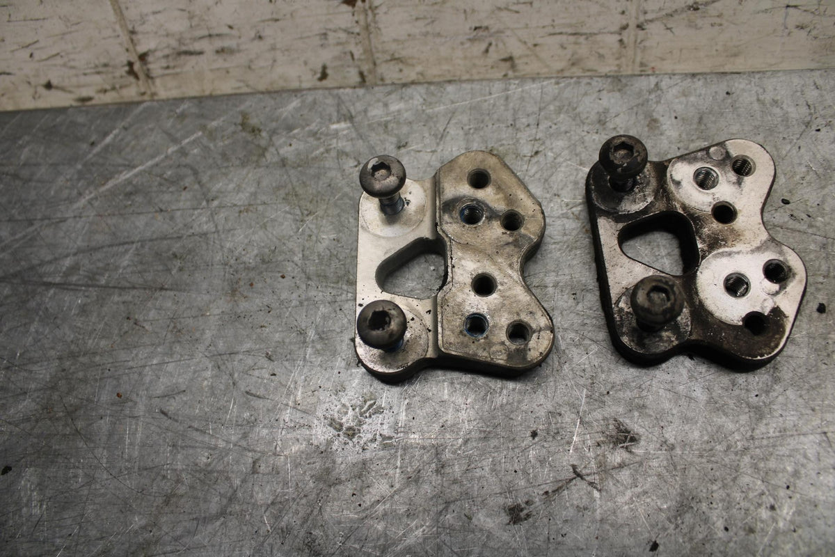 2007 Suzuki GSXR600 LEFT RIGHT REARSET REAR SET DRIVER PEG BRACKETS MOUNTS BB540