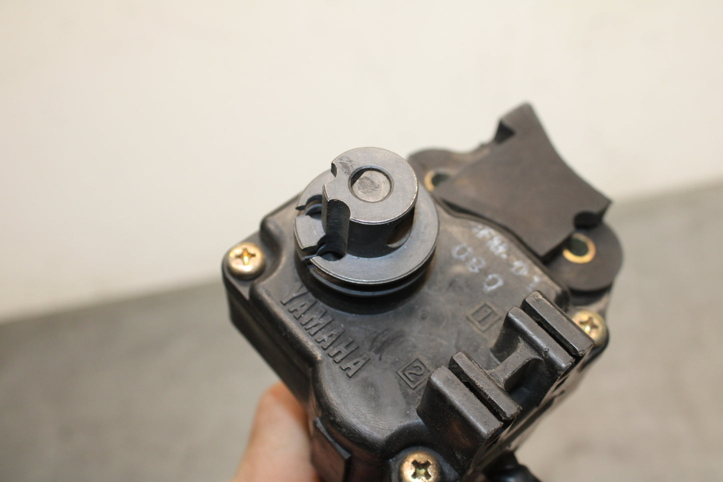 00-01 YAMAHA YZF R1 EXHAUST VALVE SERVO MOTOR BB755