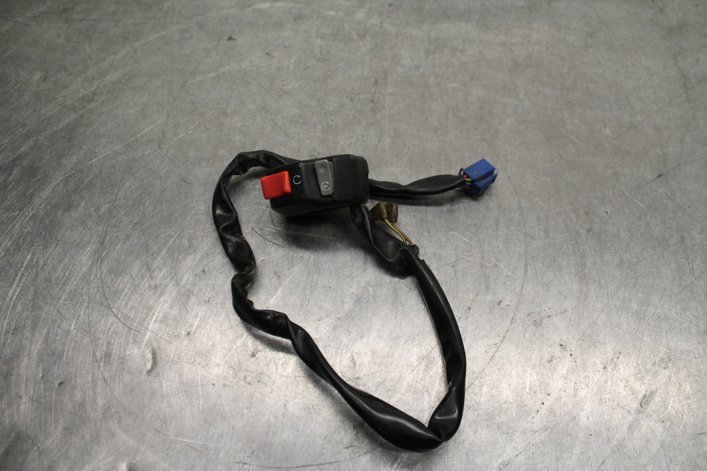 04-05 YAMAHA YZF R1 RIGHT CLIP ON HANDLE KILL OFF START SWITCH SWITCHES BB131