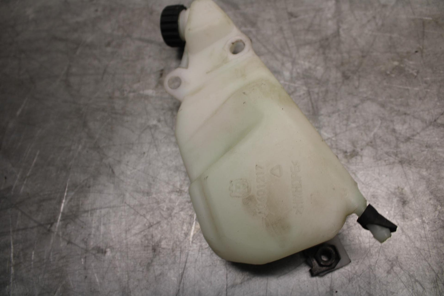 21 HUSQVARNA VITPILEN 401 COOLANT WATER TANK RESERVOIR BOTTLE BB467