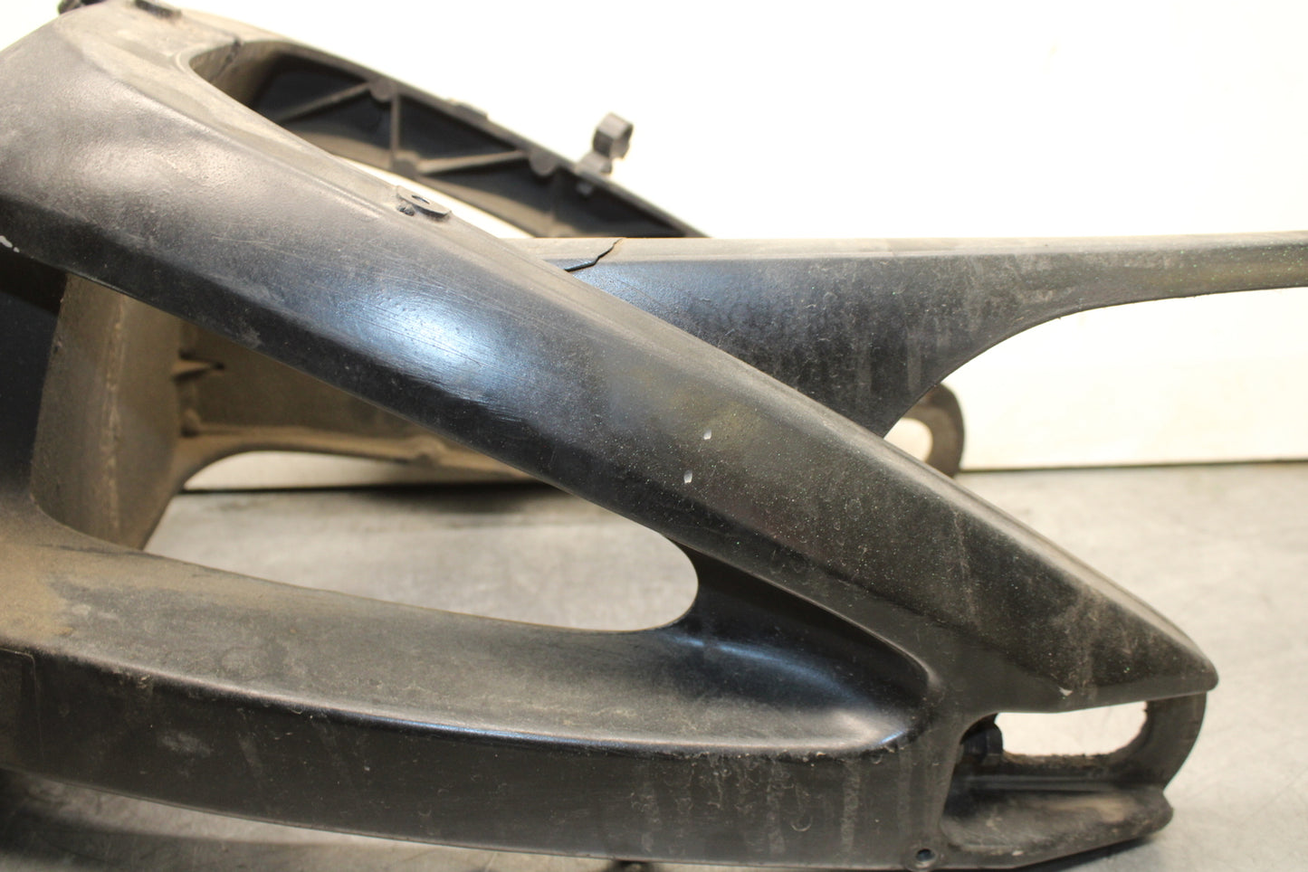 03-05 YAMAHA YZF R6  REAR SWINGARM BACK SUSPENSION SWING ARM BB751
