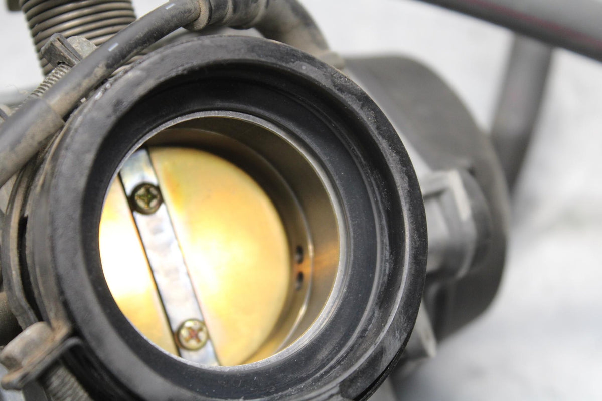 2000 Honda Super Hawk 1000 VTR1000F CARBS CARBURETORS BB577