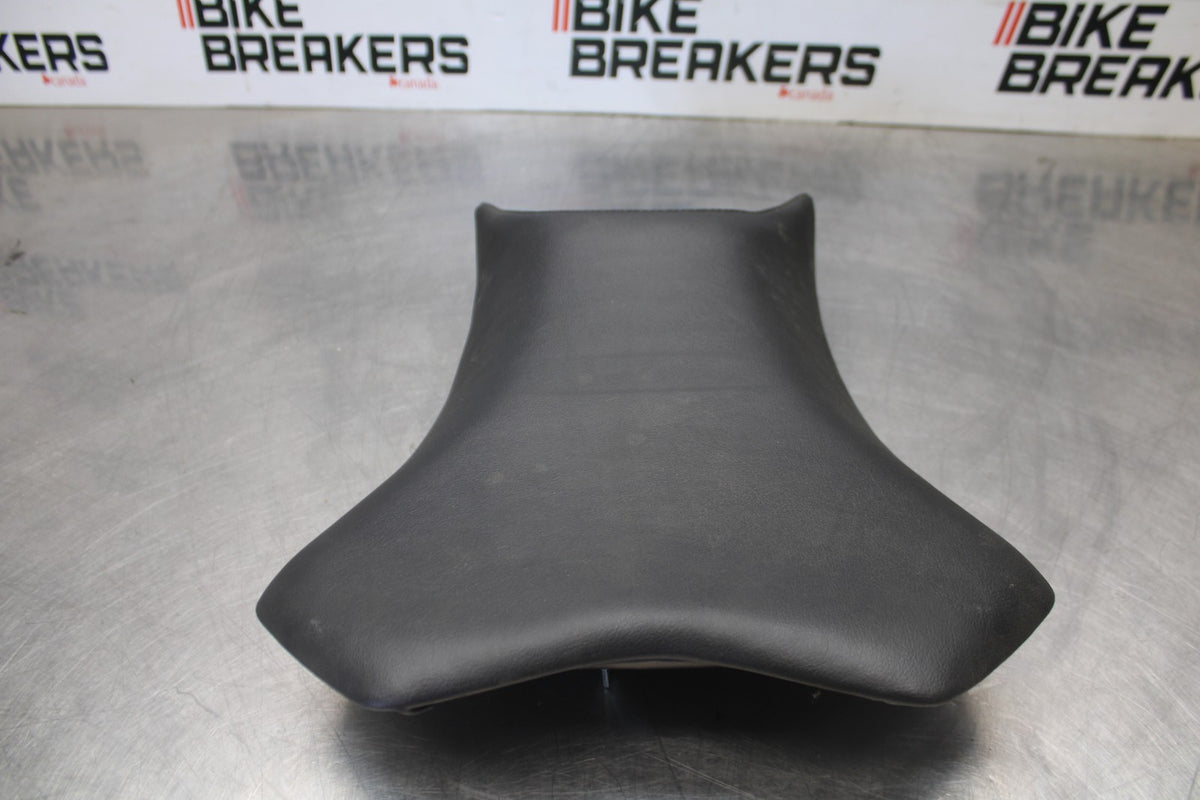 24-25 KAWASAKI NINJA 500 ABS FRONT DRIVERS SEAT PAD SADDLE PILLION BB899