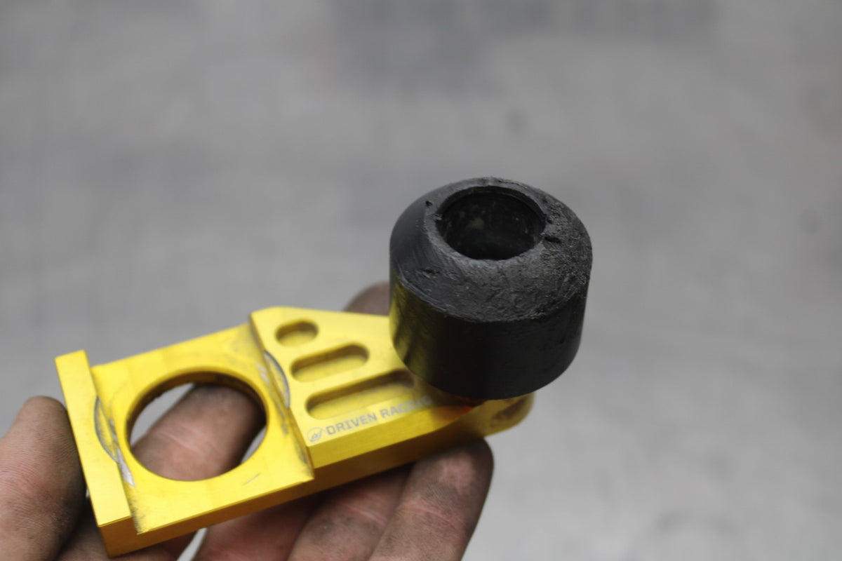 17 YAMAHA YZF R6 DRIVEN RACING REAR BACK WHEEL AXEL BLOCKS  BB922