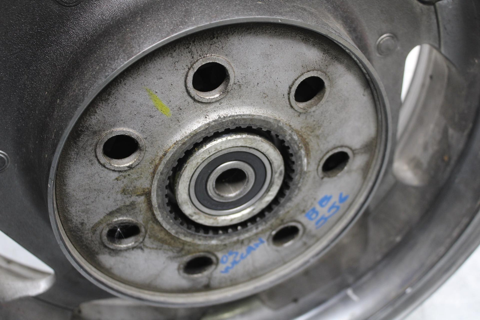 2005 Kawasaki Vulcan 1600 VN1600D Nomad REAR ROTOR AND WHEEL BB556