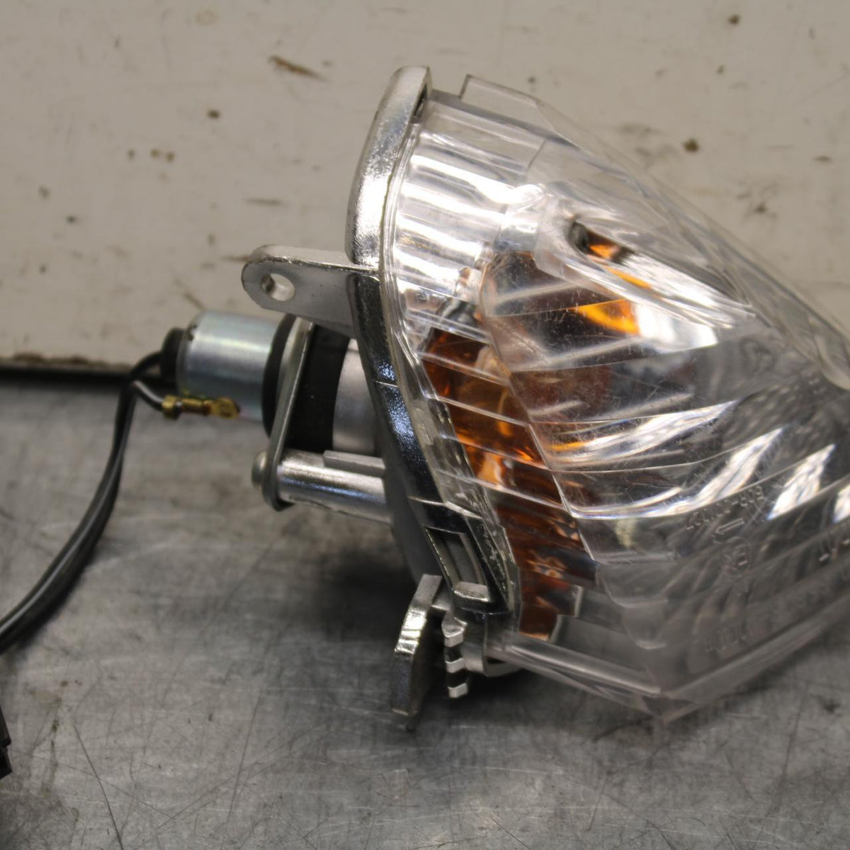 06-07 SUZUKI GSXR750 RIGHT REAR BACK TURN SIGNAL LIGHT INDICATOR 35603-41G01 BB6
