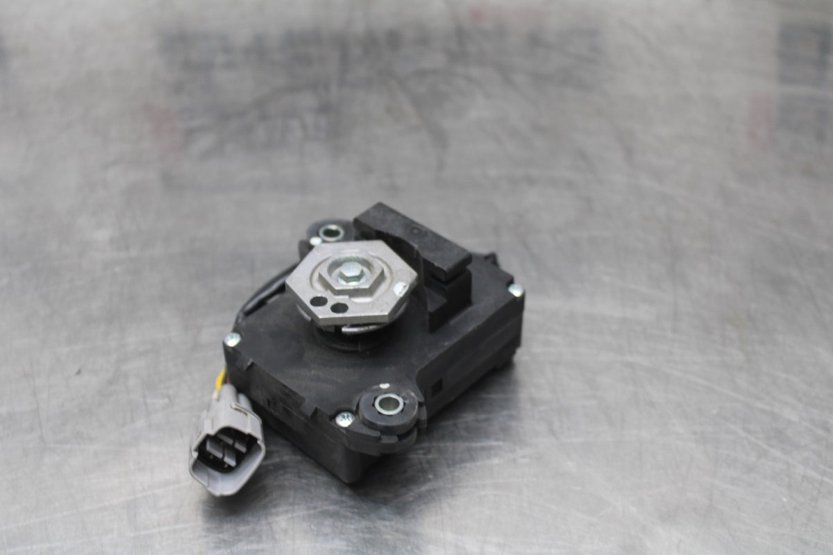 11-25 SUZUKI GSXR 600  EXHAUST VALVE SERVO MOTOR BB830