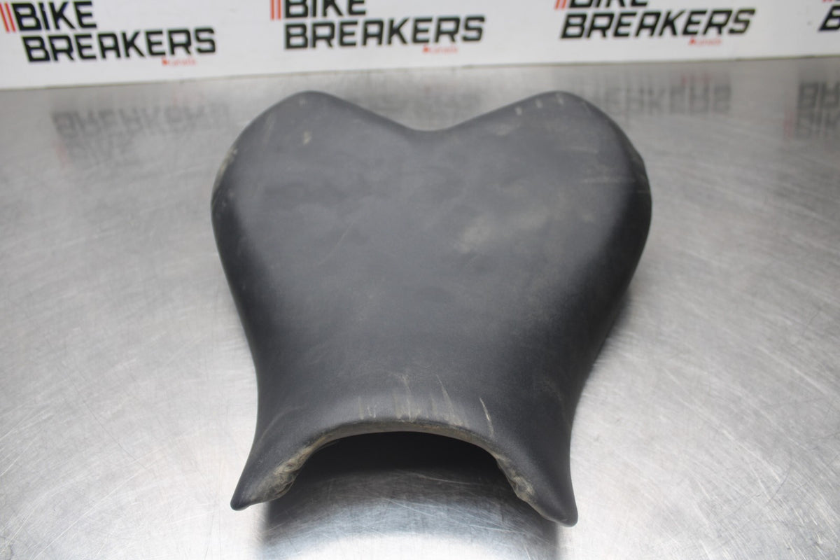 22-25 YAMAHA YZF R7 FRONT DRIVERS SEAT PAD SADDLE PILLION BB769-B