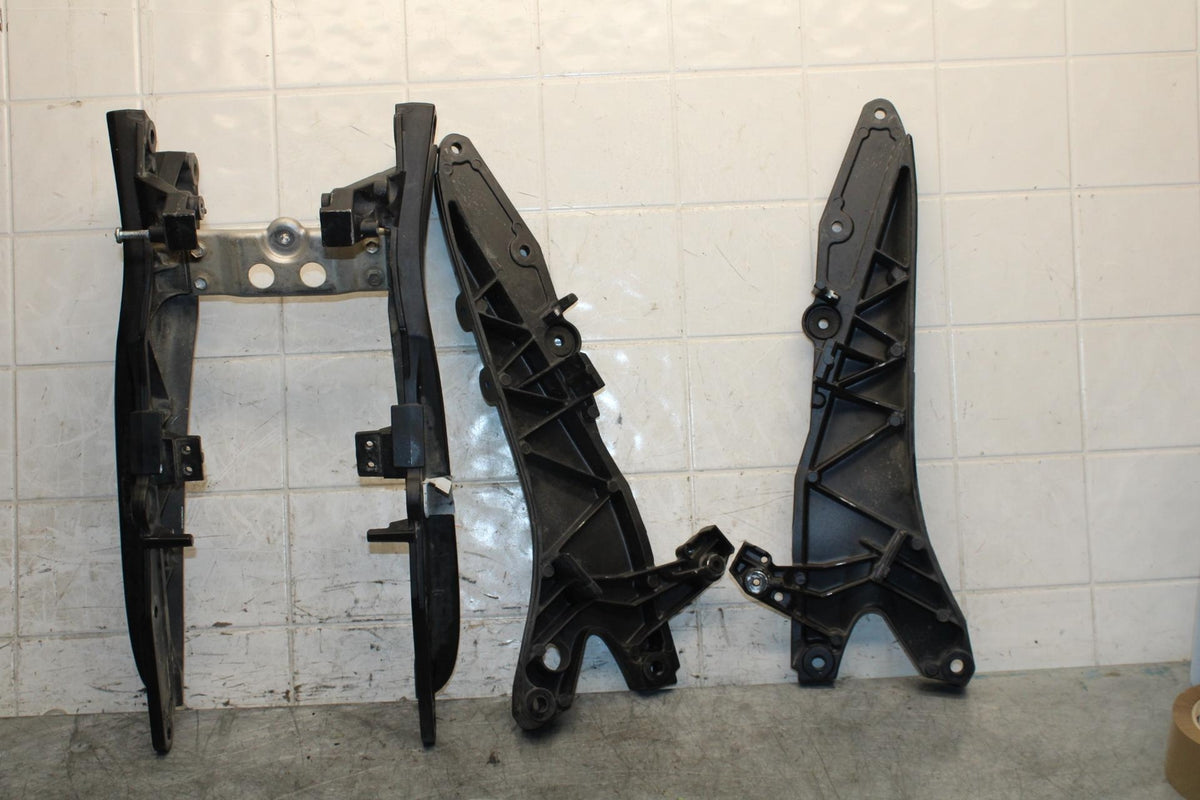06-07 SUZUKI GSXR600 750 REAR BACK TAIL SUBFRAME SUB FRAME BB543