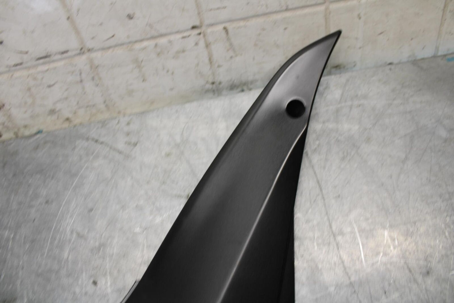 2008 Kawasaki Ninja ZX10R  RIGHT FRONT SIDE SEAT SADDLE PANEL TRIM COWL BB524