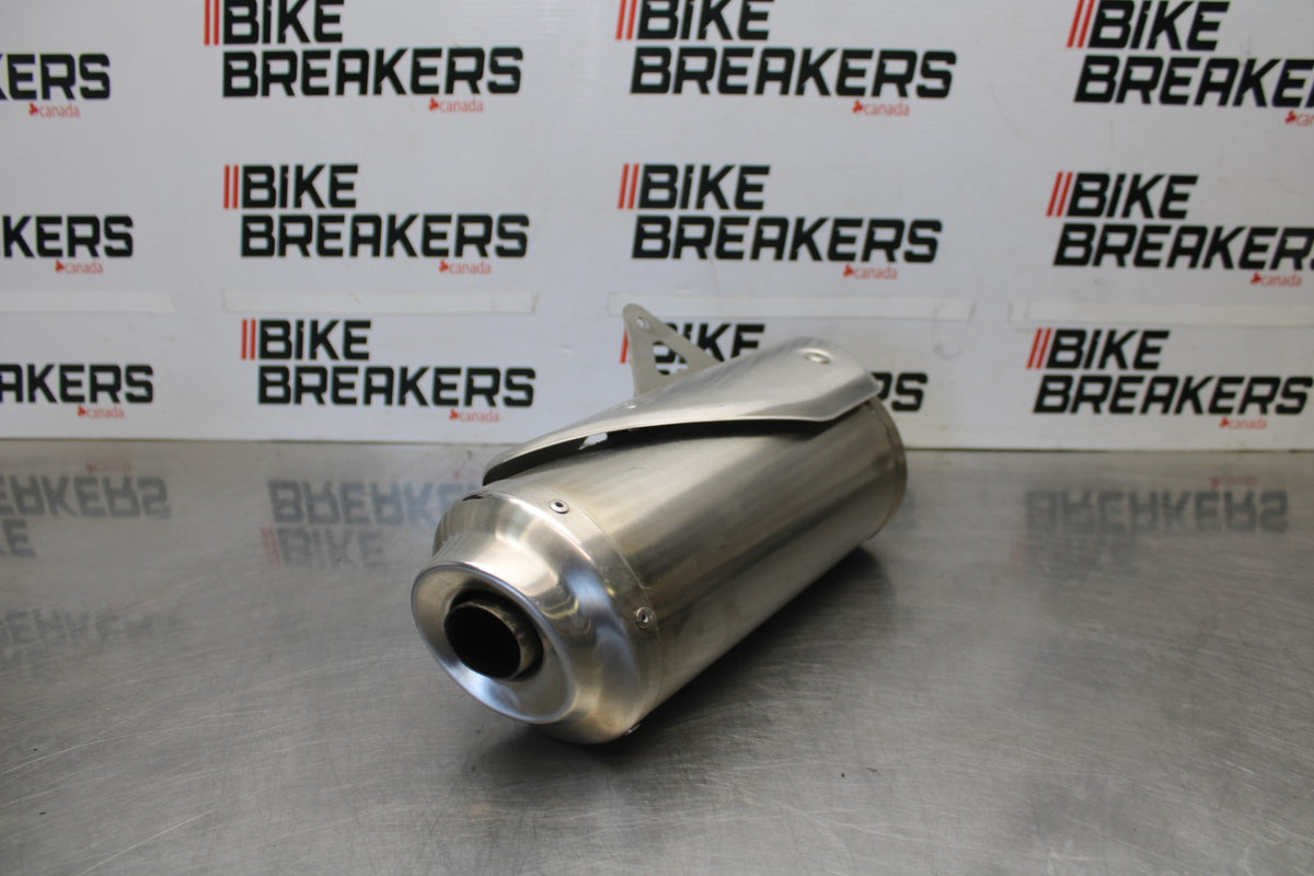 12 TRIUMPH STREET TRIPLE R RIGHT EXHAUST PIPE MUFFLER SLIP ON CAN SILENCER BB914