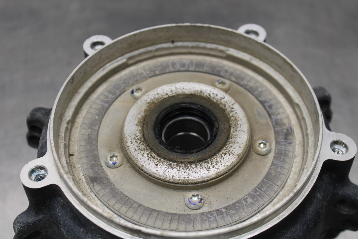 18 YAMAHA SUPER TENERE FRONT WHEEL HUB BB832