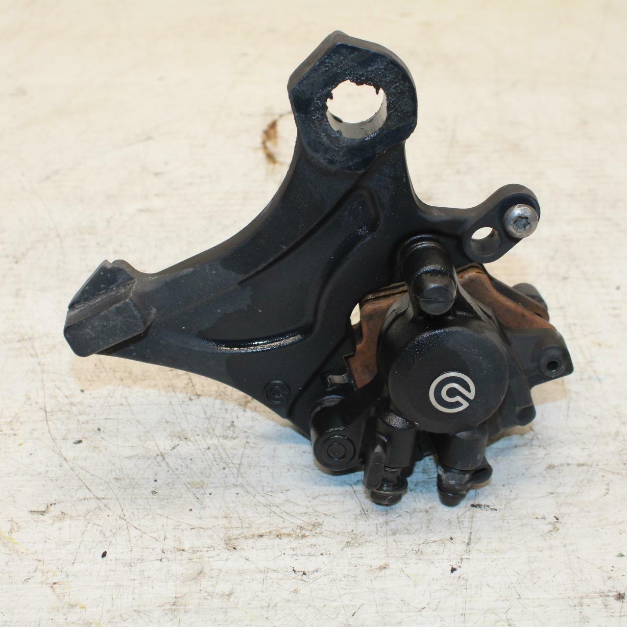 07-16 TRIUMPH STREET TRIPLE BREMBO REAR BACK BRAKE CALIPER W MOUNT BRACKET BB361