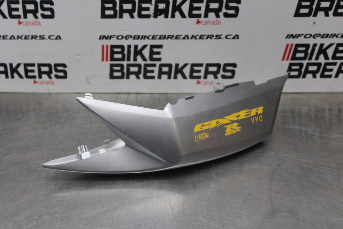 08-10 SUZUKI GSXR 600 LEFT REAR BACK TAIL FAIRING COWL SHROUD BB00