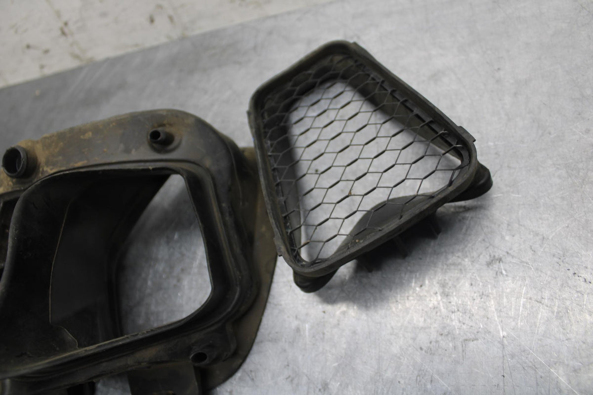 2007 Honda CBR600RR AIR INTAKE GRILL RUBBER DUCT BB42