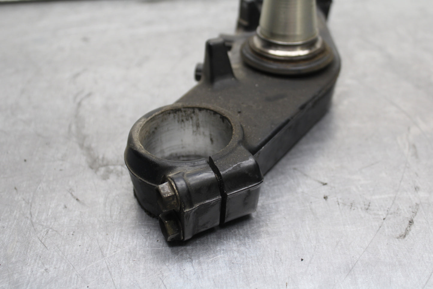 00-02 KAWASAKI NINJA ZX6R FRONT FORKS CLAMP LOWER TRIPLE TREE STEM BB750