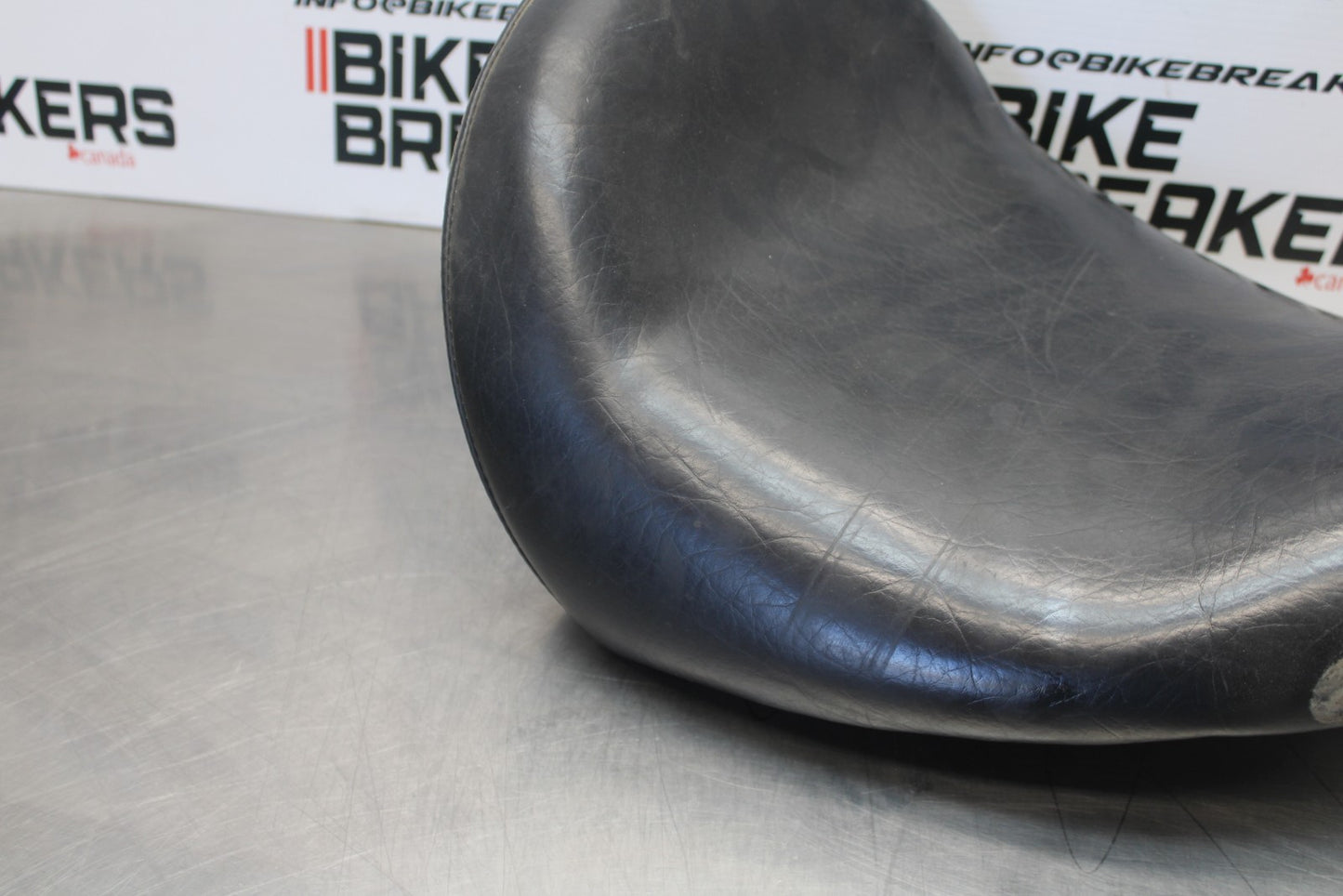 05-06 VICTORY KINGPIN DELUXE FRONT DRIVERS SEAT BB195