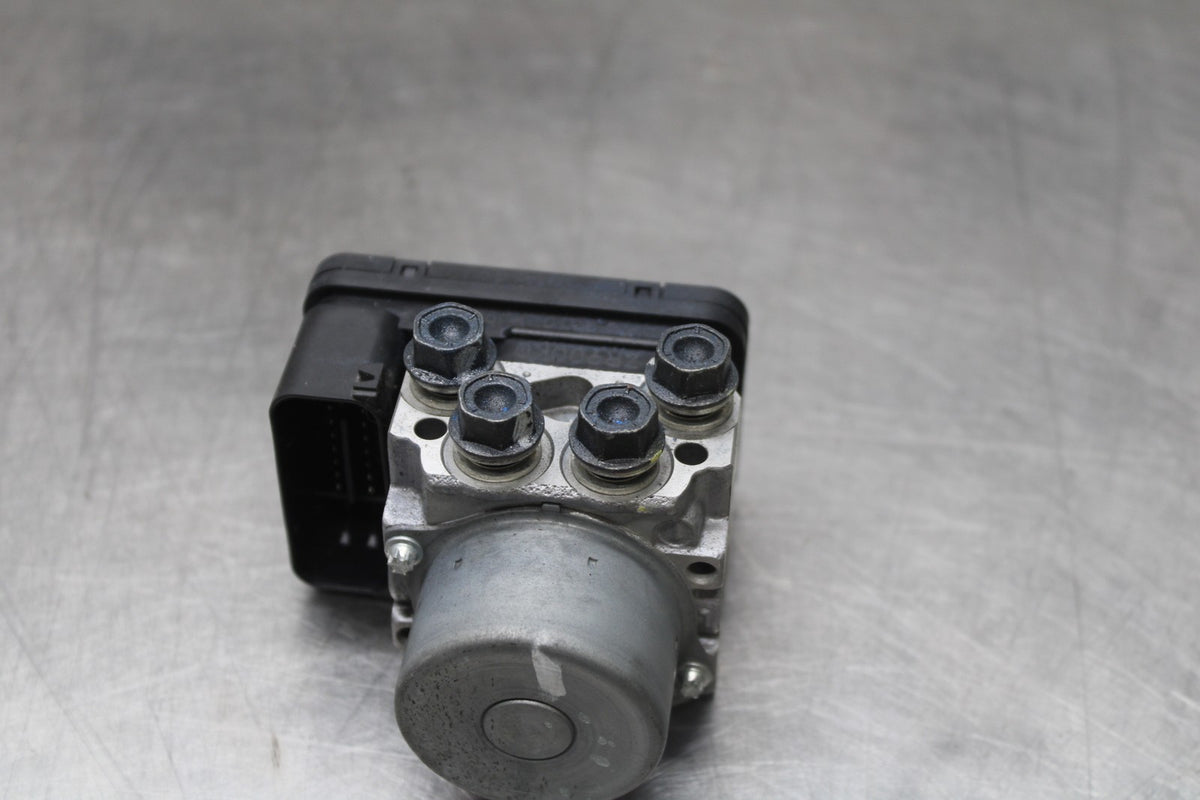 23 KAWASAKI Z900RS ABS PUMP UNIT MODULE BB935