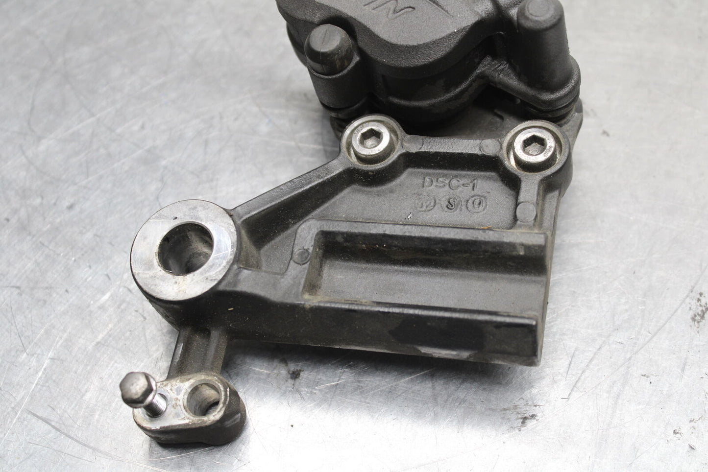 19-22 KAWASAKI Z400 REAR BACK BRAKE CALIPER W MOUNT BRACKET BB738