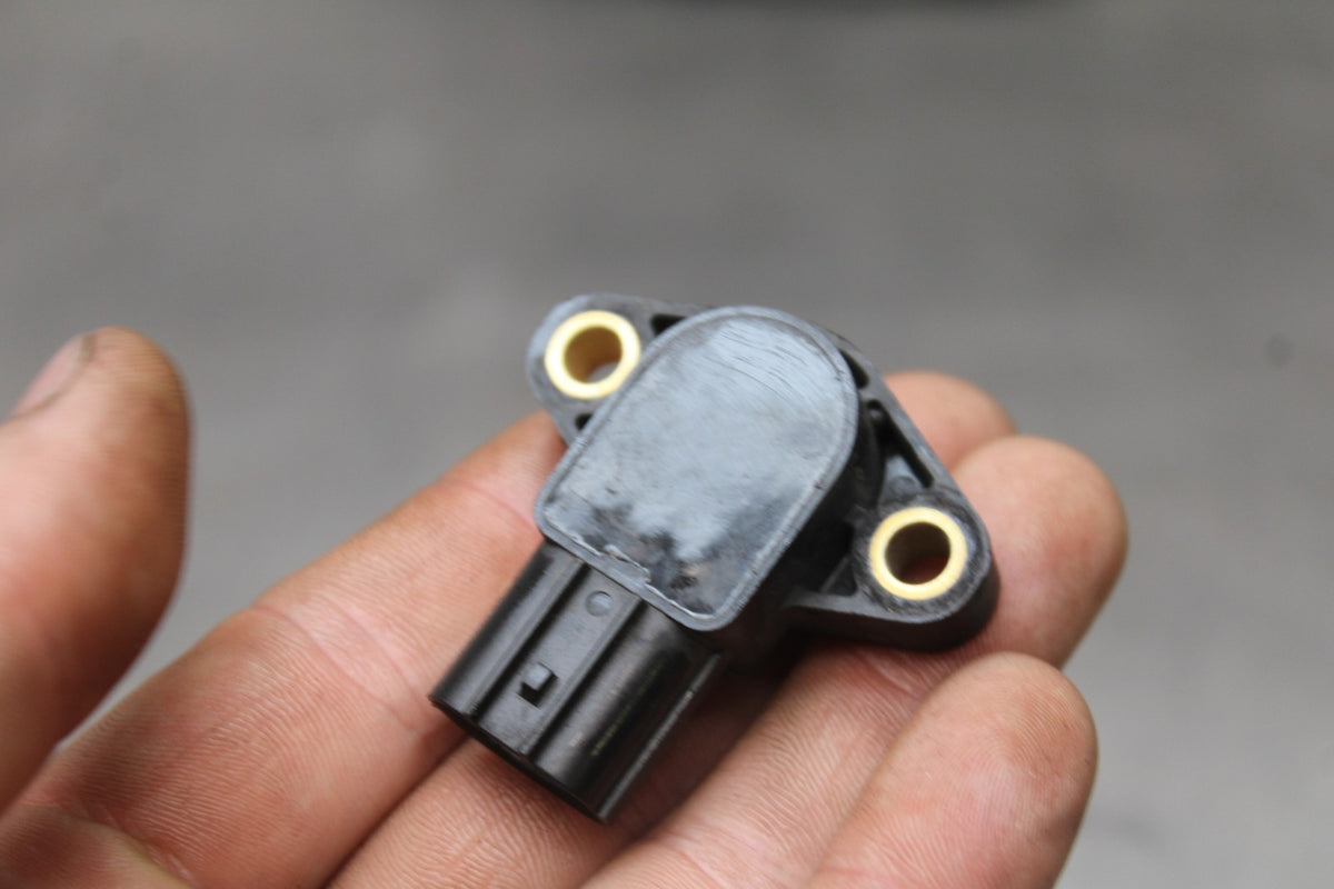 18 YAMAHA YZF R1  ENGINE MOTOR SENSOR SET PAIR BB838